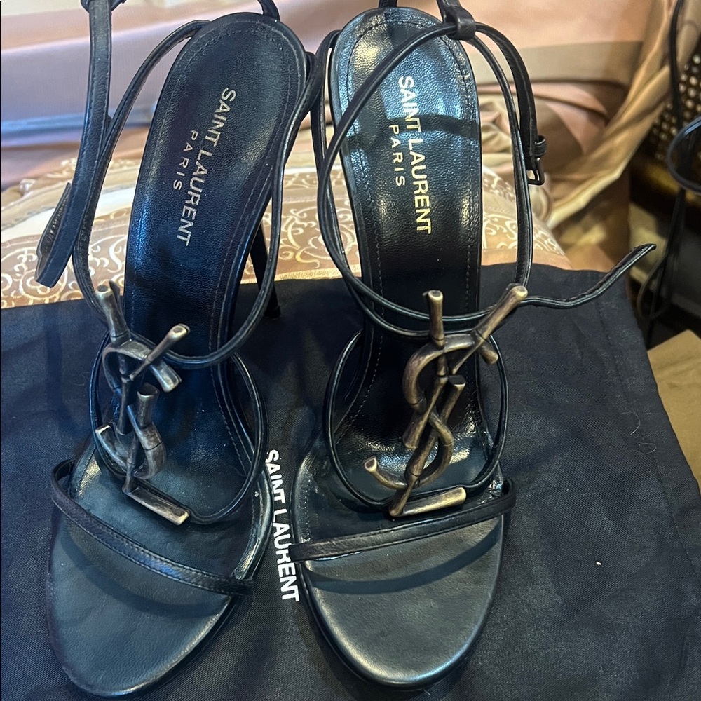 💯 Authentic YSL Elegant Black Strappy sandals